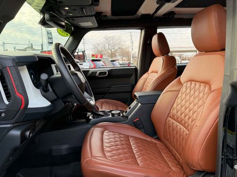 Used 2025 Ford Bronco Heritage Edition image 36
