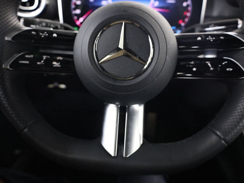 Used 2026 Mercedes-Benz GLC 300 4MATIC image 25