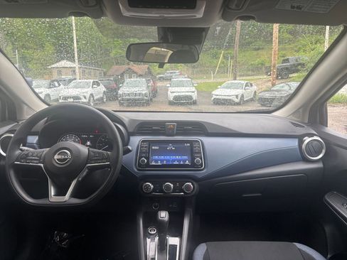 Used 2025 Nissan Versa SV FWD image 32