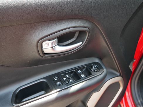 Used 2015 Jeep Renegade Limited w/ Safety & Security Group I AWD/4WD image 20