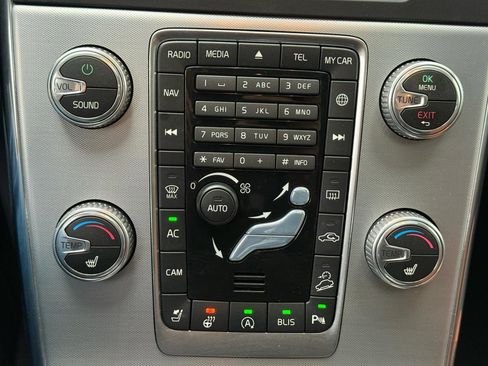 Used 2018 Volvo V60 T5 Cross Country w/ Convenience Package image 11