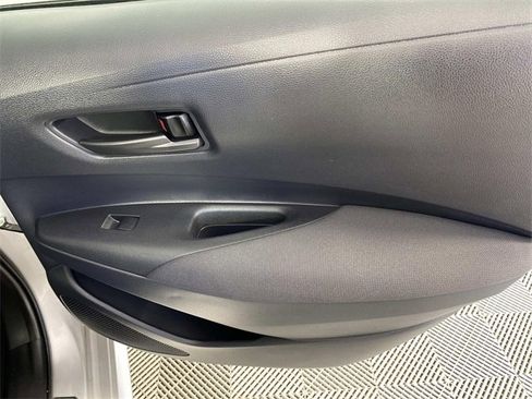 Used 2025 Toyota Corolla LE image 23