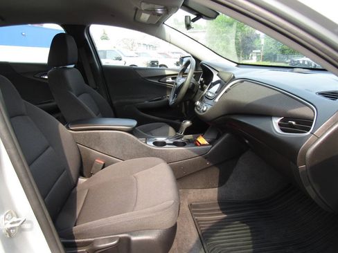 Used 2020 Chevrolet Malibu LS FWD image 25