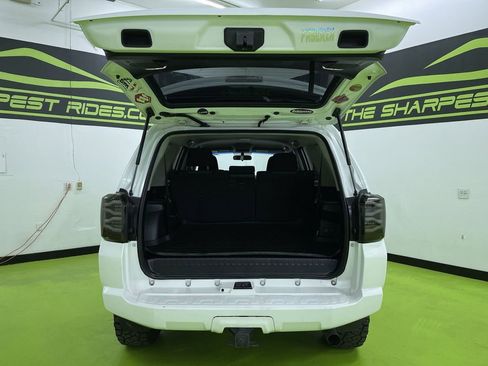 Used 2016 Toyota 4Runner SR5 image 9