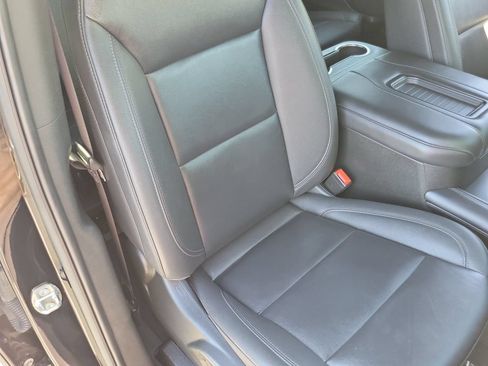 Used 2024 Chevrolet Suburban LT AWD/4WD image 21