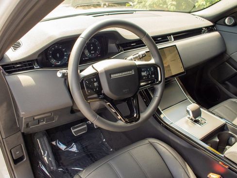 New 2024 Land Rover Range Rover Evoque Dynamic SE image 11