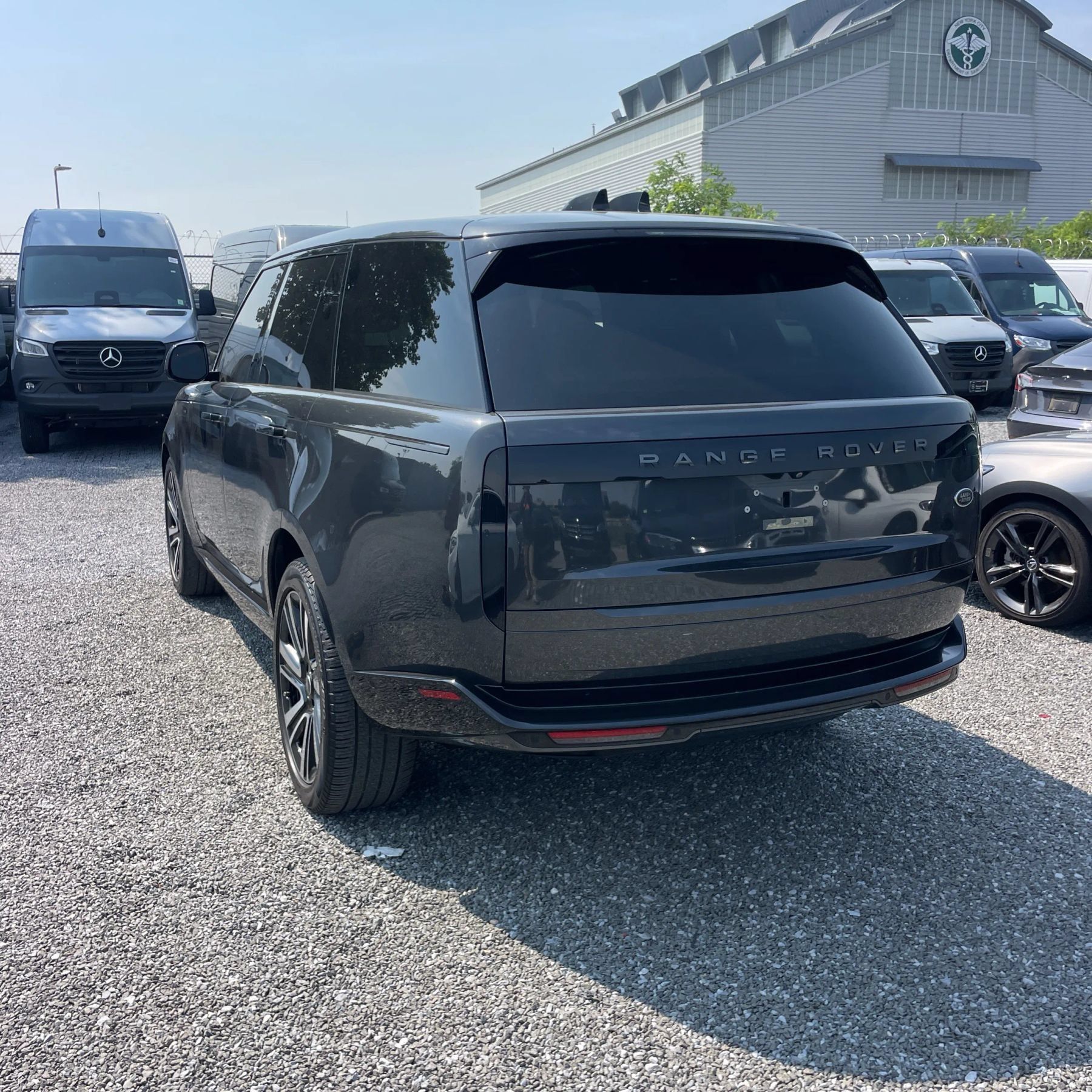 Used 2023 Land Rover Range Rover SE AWD/4WD image 3