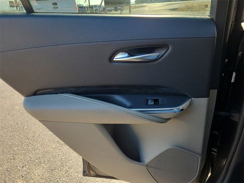 Used 2023 Cadillac XT4 Premium Luxury image 34