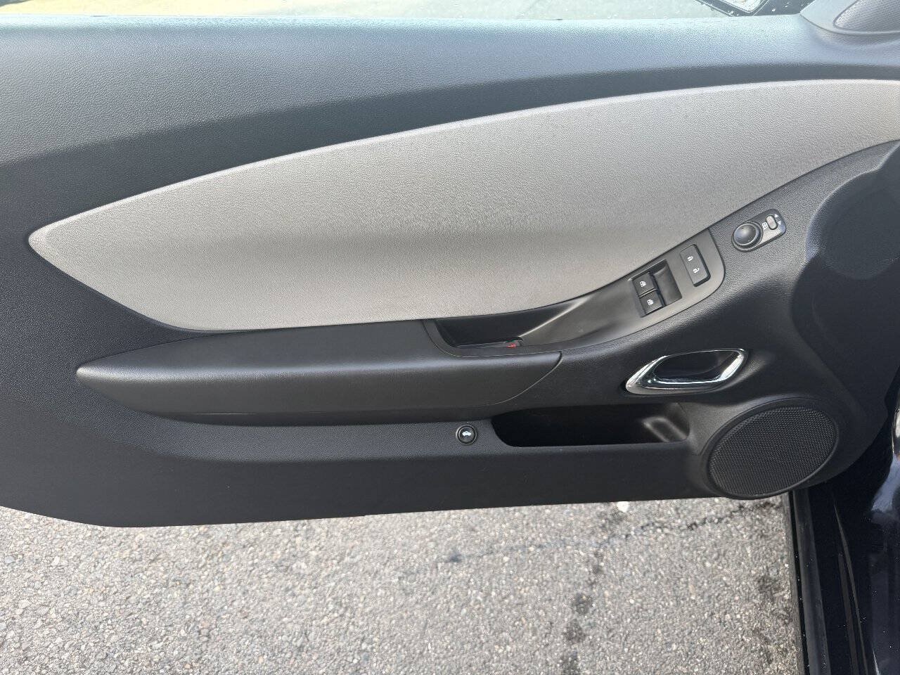 Used 2014 Chevrolet Camaro LS RWD image 11