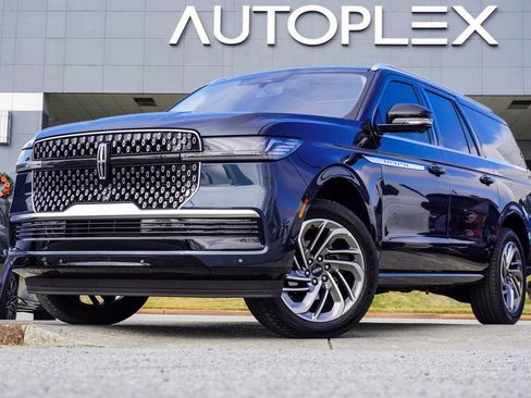 Used 2025 Lincoln Navigator L Reserve image 1