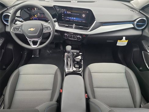 New 2026 Chevrolet Trax LT w/ Driver Confidence Package image 15