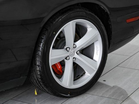 Used 2009 Dodge Challenger SRT8 w/ SRT Option Group II RWD image 49