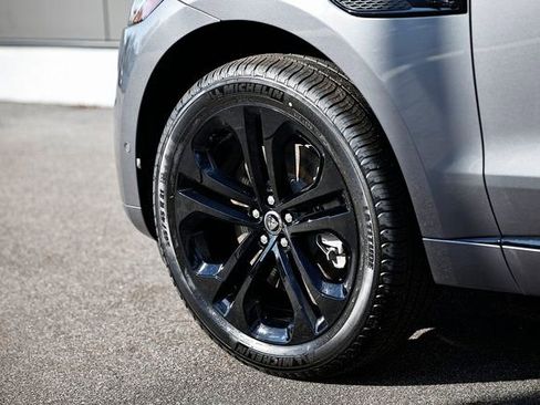 New 2026 Jaguar F-PACE R-Dynamic S image 5