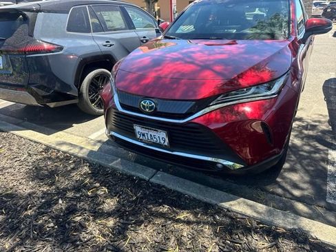Used 2024 Toyota Venza XLE AWD/4WD image 4