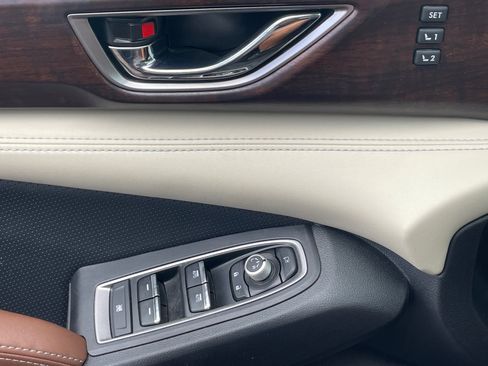 Used 2022 Subaru Ascent Touring AWD/4WD image 19