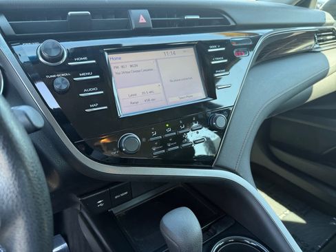 Used 2019 Toyota Camry LE image 18