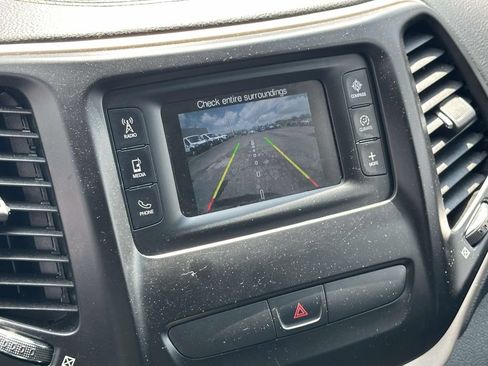 Used 2016 Jeep Cherokee Latitude FWD image 27