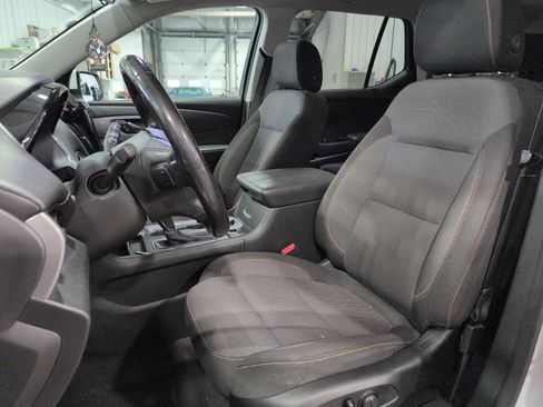 Used 2019 Chevrolet Traverse LT image 7