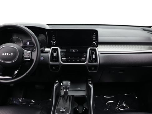 Used 2022 Kia Sorento S FWD image 33