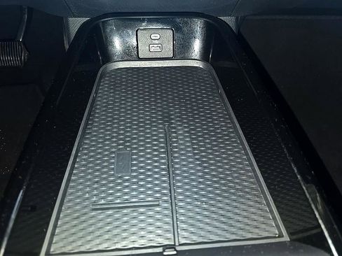 Used 2022 Ford Mustang Mach-E Select image 22