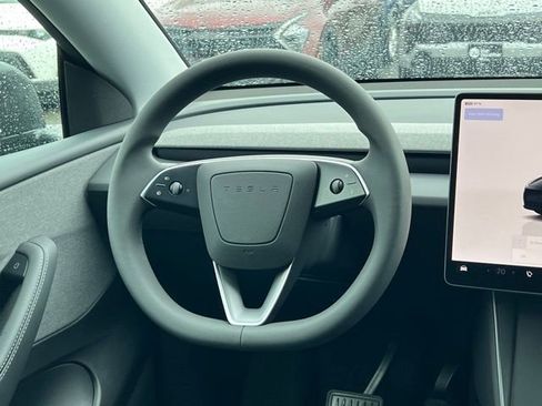 Used 2026 Tesla Model Y 2WD image 16