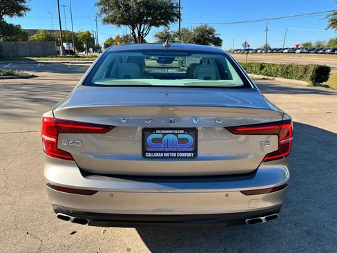 Used 2020 Volvo S60 T5 Momentum w/ Protection Package image 6