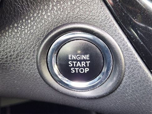 Used 2019 Toyota C-HR Limited image 23