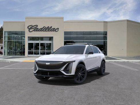 New 2025 Cadillac Lyriq Sport image 8