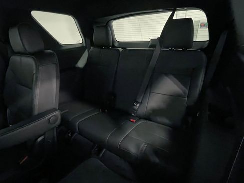 Used 2023 Chevrolet Traverse RS image 21