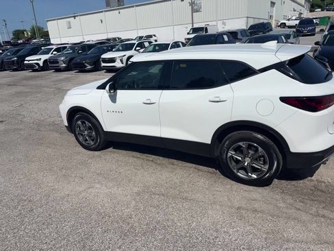 Used 2025 Chevrolet Blazer LT FWD image 8