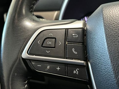 Used 2022 Toyota Highlander XLE AWD/4WD image 35
