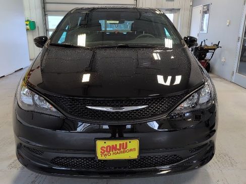 New 2026 Chrysler Voyager LX image 8