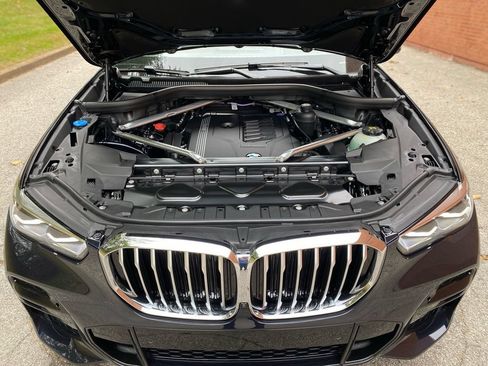 Used 2022 BMW X5 xDrive40i w/ M Sport Package AWD/4WD image 48