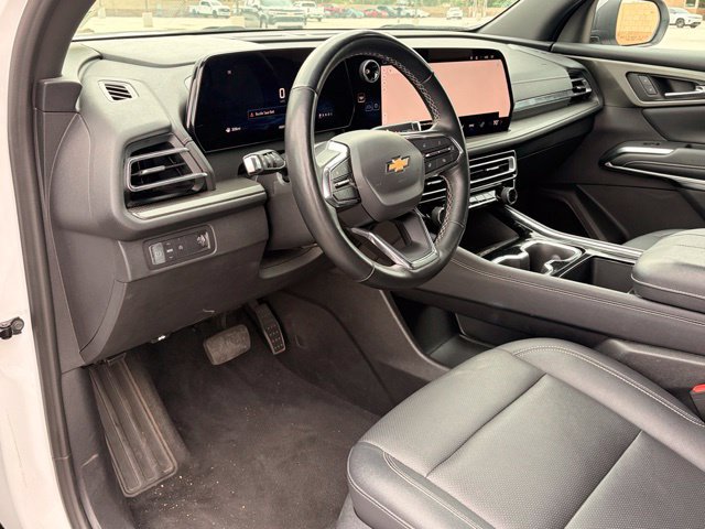 Used 2025 Chevrolet Traverse LT FWD image 13