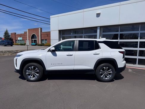 Used 2026 Chevrolet Equinox LT image 2