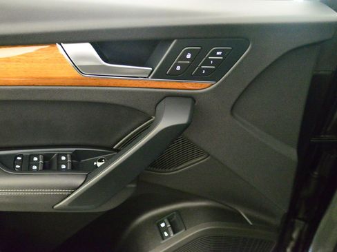 Certified 2023 Audi Q5 e Premium Plus w/ Premium Plus Package image 27