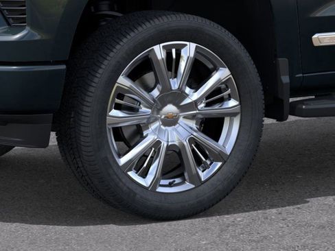 New 2026 Chevrolet Silverado 1500 High Country w/ High Country Premium Package AWD/4WD image 9