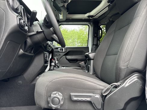 Used 2023 Jeep Wrangler Unlimited Sport AWD/4WD image 15