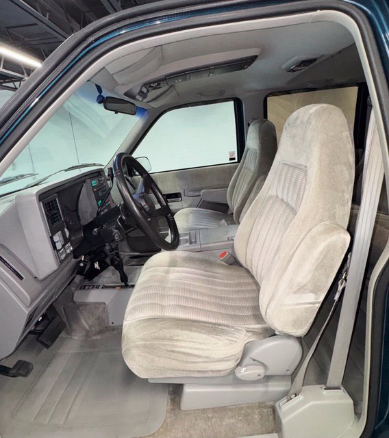 Used 1993 Chevrolet Suburban 4WD image 16