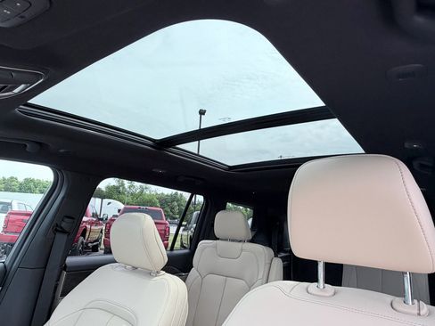 New 2026 Jeep Grand Cherokee L Limited RWD image 11