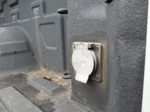 Used 2024 GMC Sierra 1500 SLT w/ SLT Premium Plus Package image 5