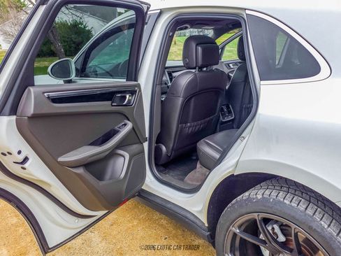 Used 2017 Porsche Macan S AWD/4WD image 37