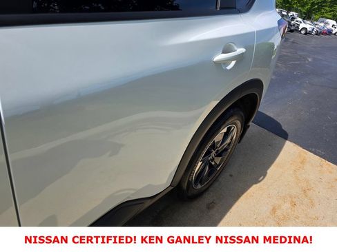 Certified 2026 Nissan Rogue SV AWD/4WD image 12
