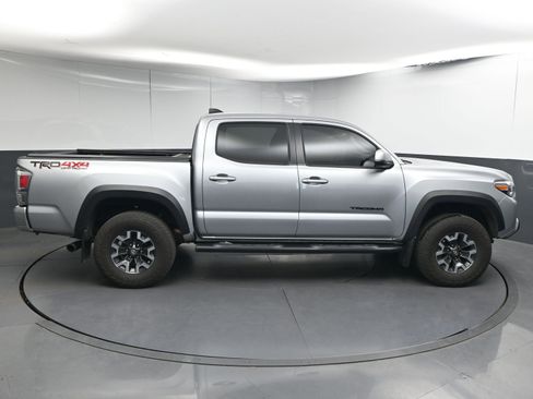 Certified 2022 Toyota Tacoma TRD Off-Road image 9