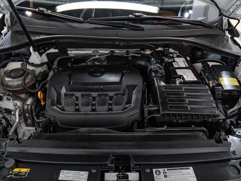 Used 2019 Volkswagen Tiguan SE image 54