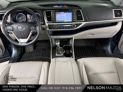 Used 2018 Toyota Highlander Limited Platinum AWD/4WD image 39