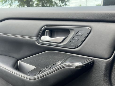 Certified 2025 Nissan Rogue SL w/ SL Premium Package FWD image 14