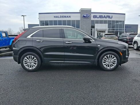 Used 2024 Cadillac XT4 Luxury w/ Cold Weather Package image 8