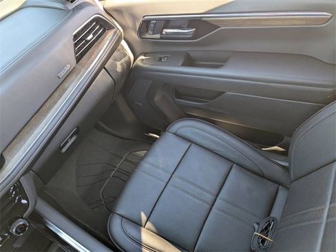 Used 2025 Chevrolet Tahoe High Country image 19