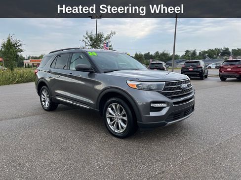 Used 2024 Ford Explorer XLT w/ Equipment Group 202A AWD/4WD image 9